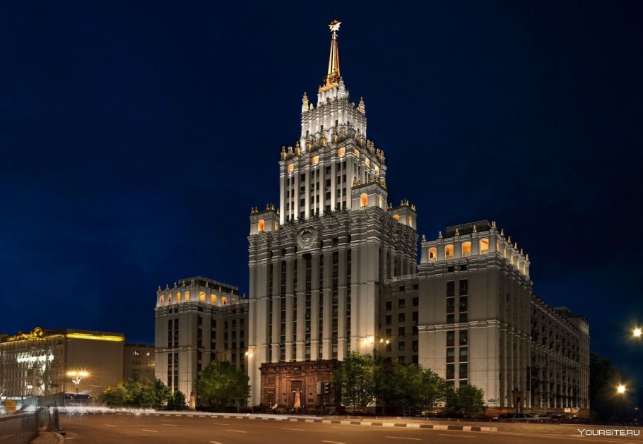 Сталинские высотки красные ворота