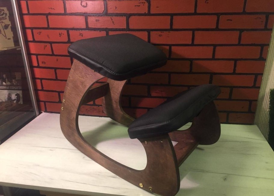 Коленный стул из фанеры