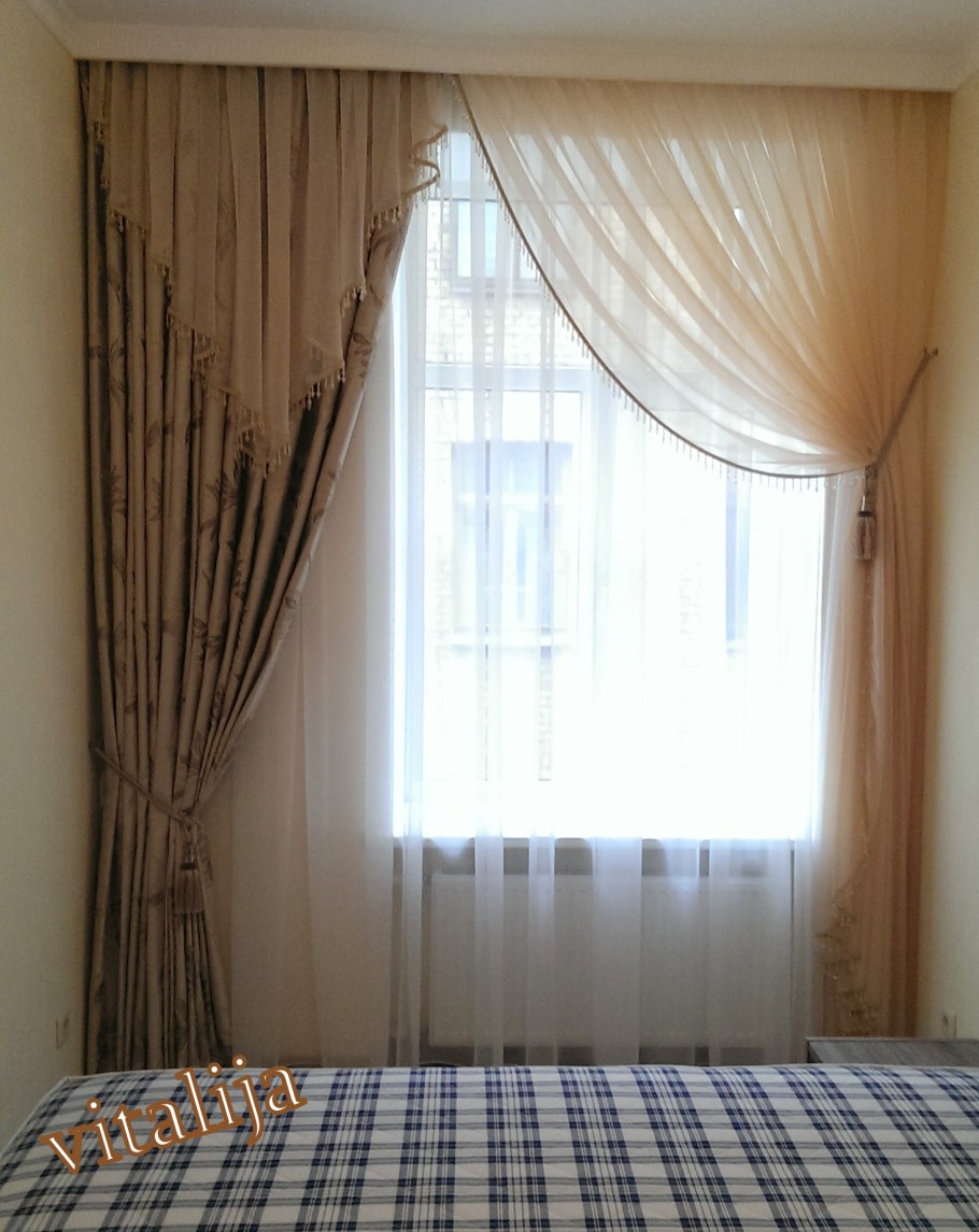 Шторы на маленькое окно в спальню