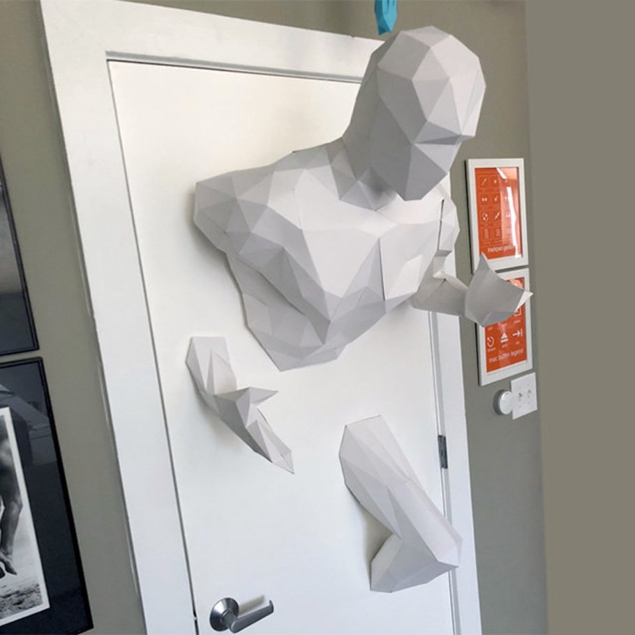 Полигональные фигуры из стены