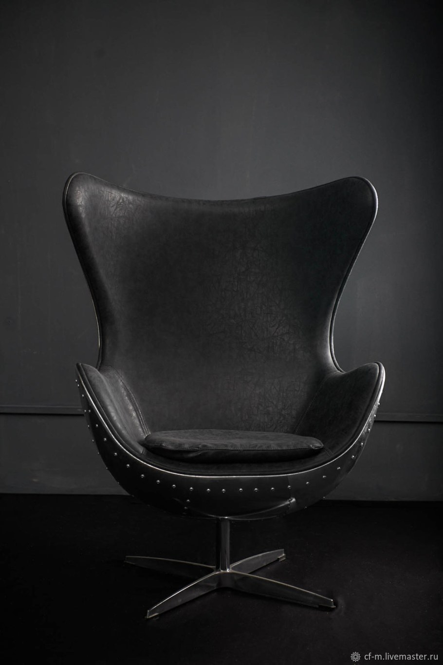 Арне Якобсен кресло Egg Aviator