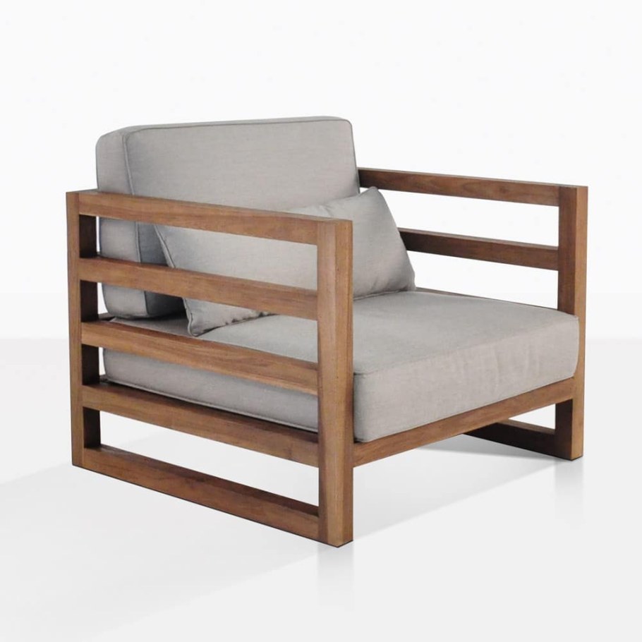 Деревянный диван