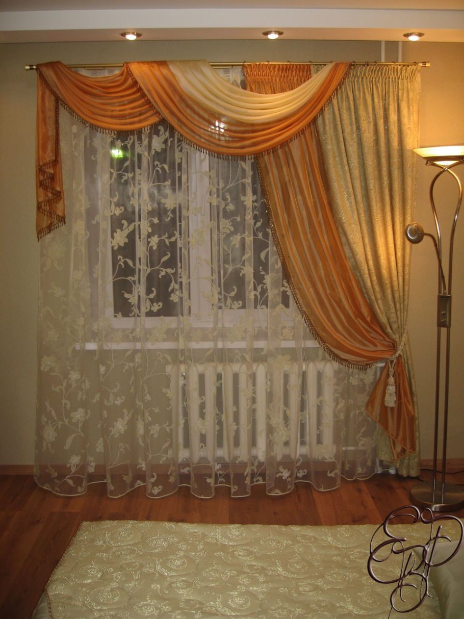 Ассиметричные шторы в гостиную