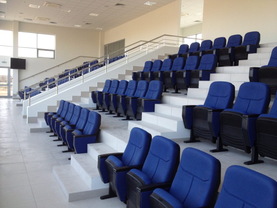 Кресло для конференц зала