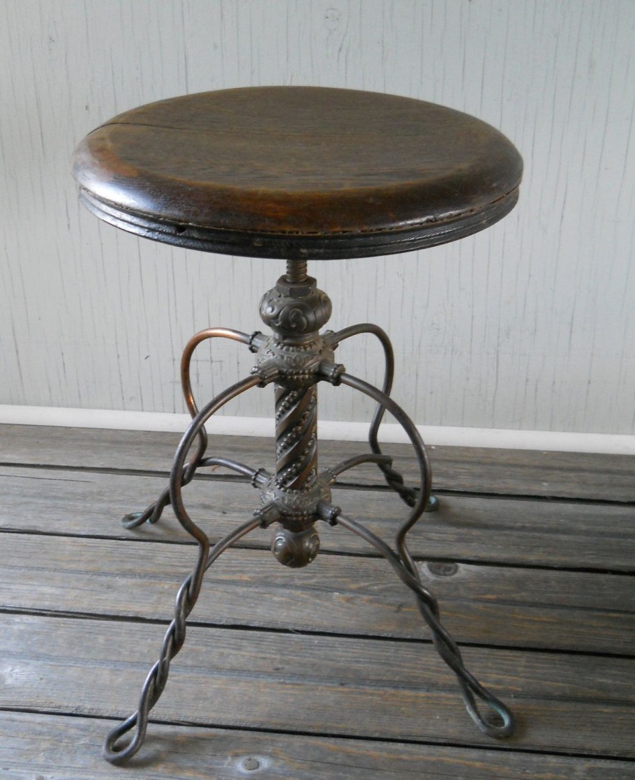 Рояльный стул Винтаж