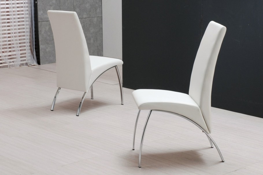Белый дизайнерский стул