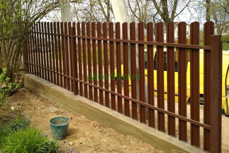 Забор из штакетника Гринлайн