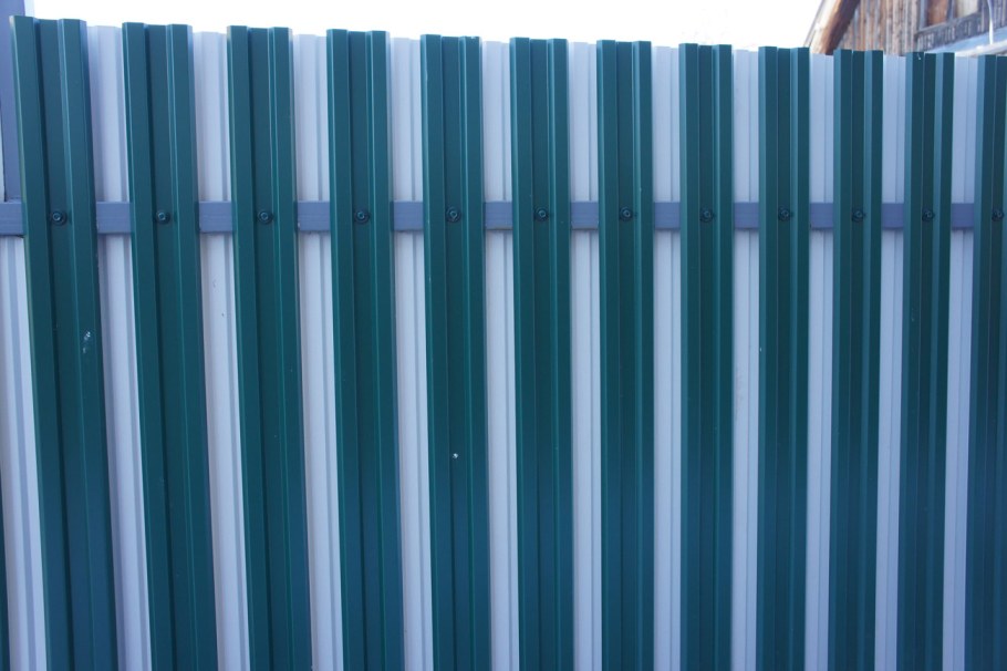 Штакетник металлический с двух сторон