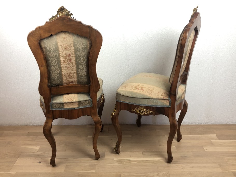 Стул 19 века сзади