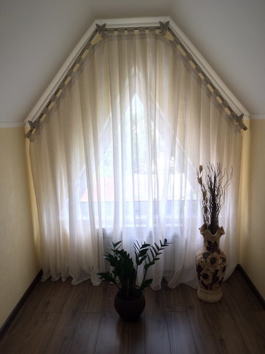 Карнизы для штор на мансардные окна