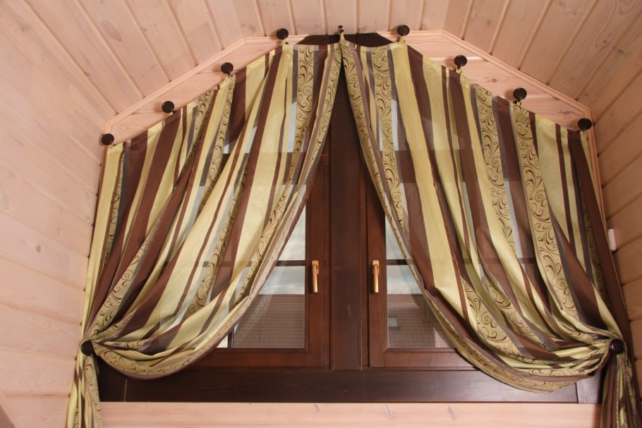 Карнизы для нестандартных окон