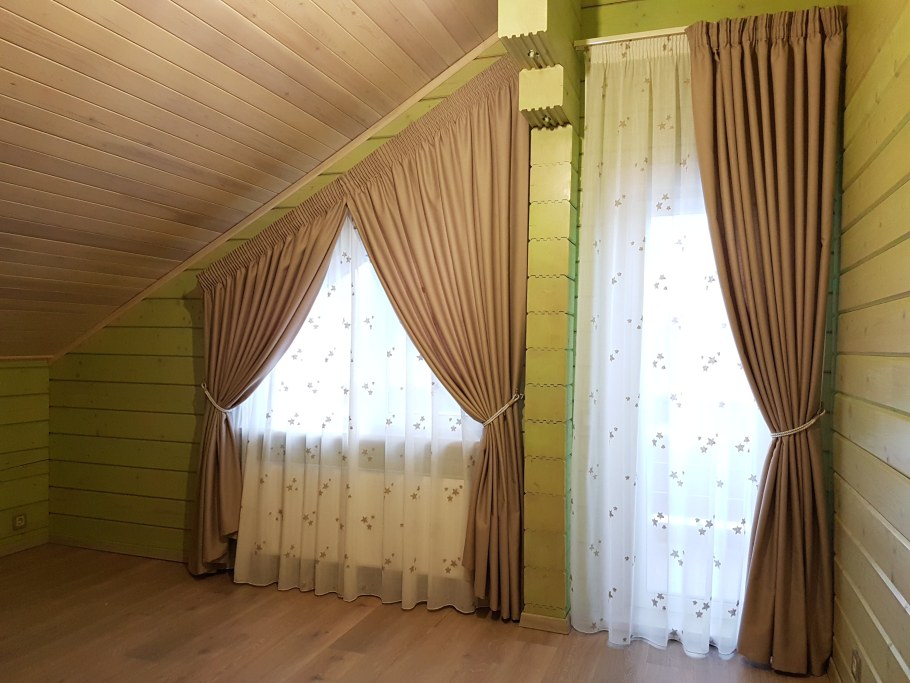 Шторы на мансардные окна