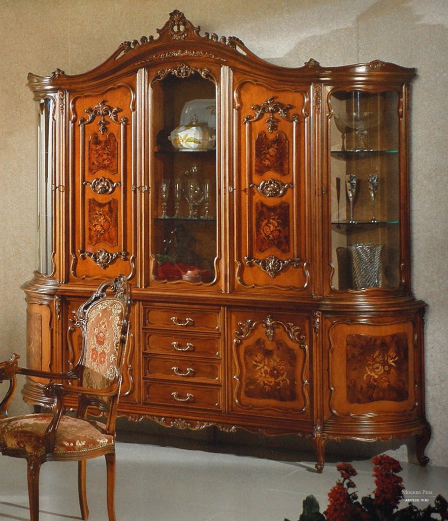 Итальянская стенка риомбини 1762 из массива