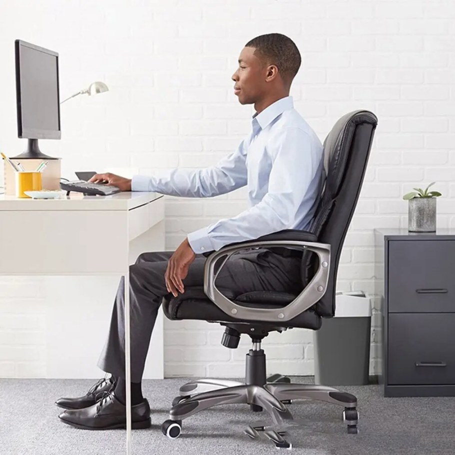 Компьютерное кресло Recardo Operator офисное