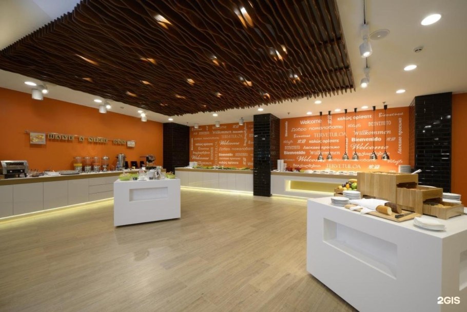 Холидей ИНН Москва Селигерская