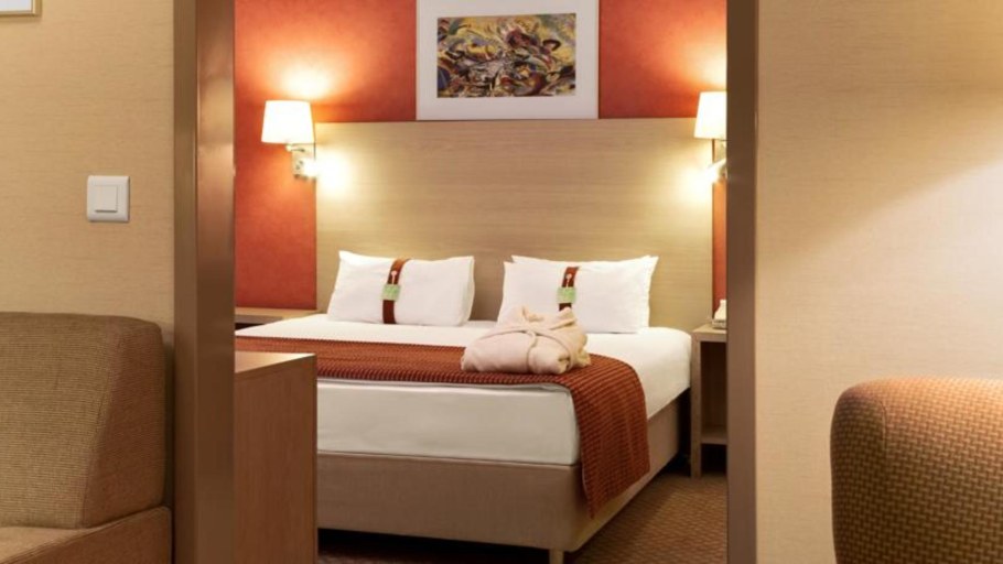 Холидей Лесная Москва гостиница