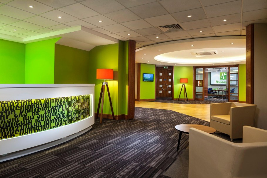 Holiday Inn London изнутри