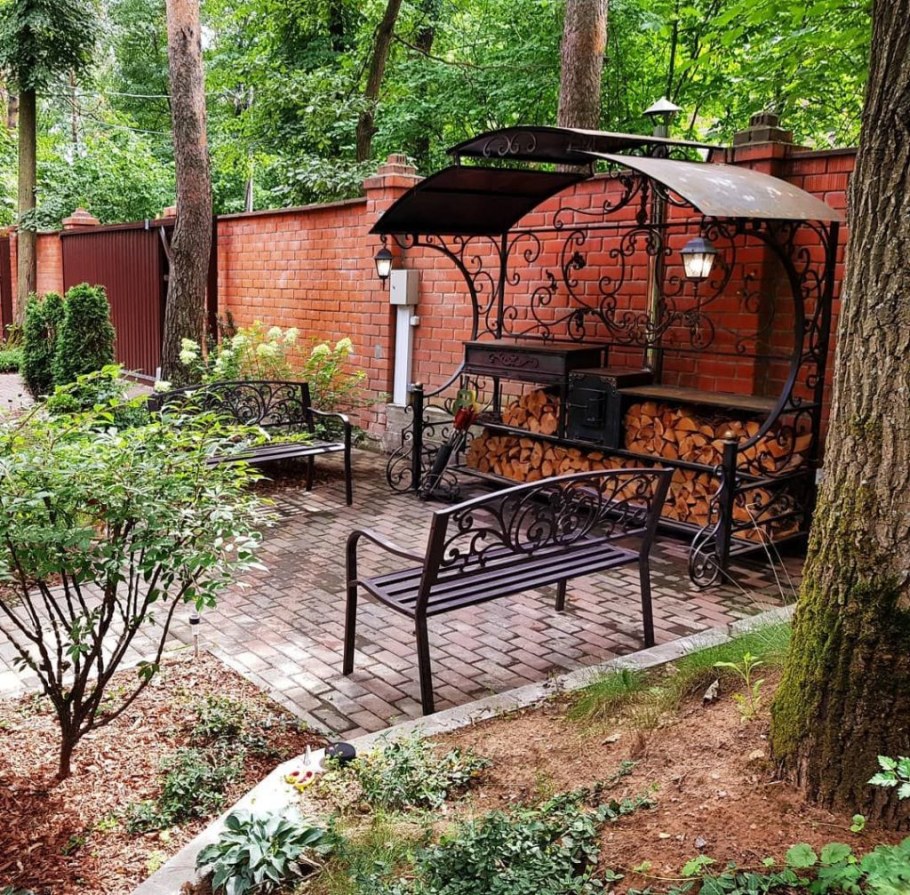 Беседка с мангалом