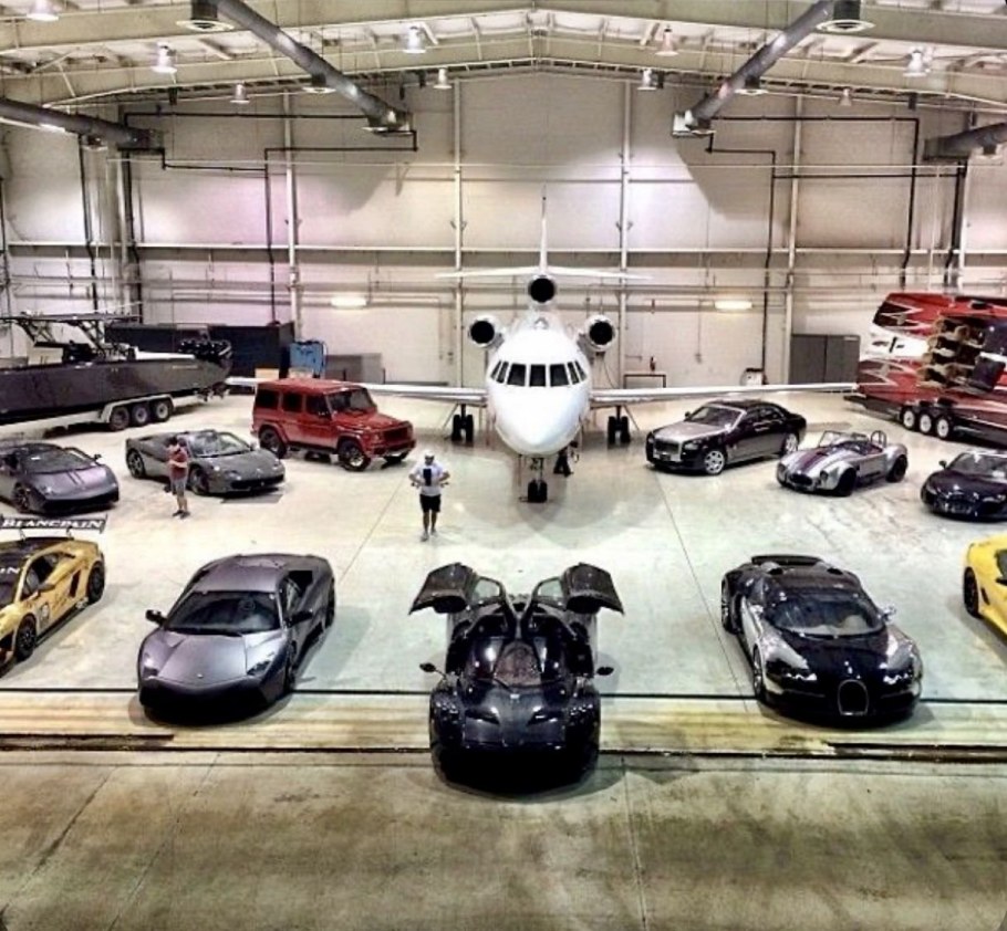 Гараж суперкаров