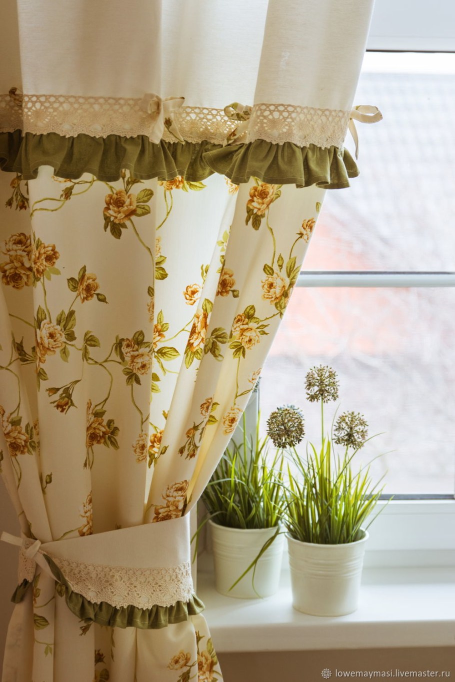 Занавески с золотой вышивкой