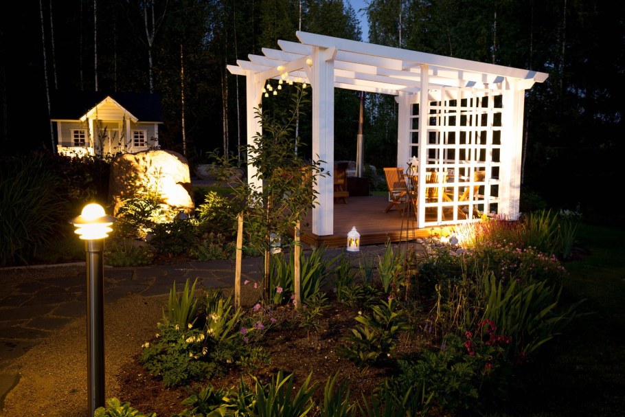 Беседка с фонариками