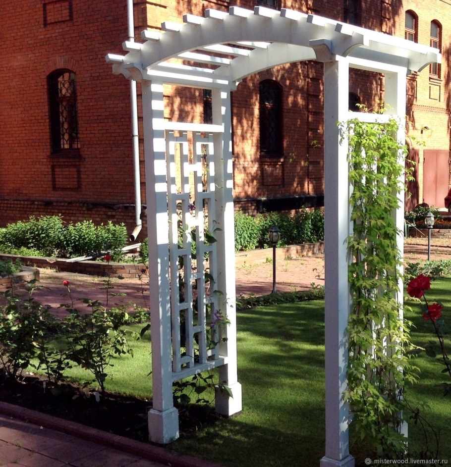 Садовая арка пергола