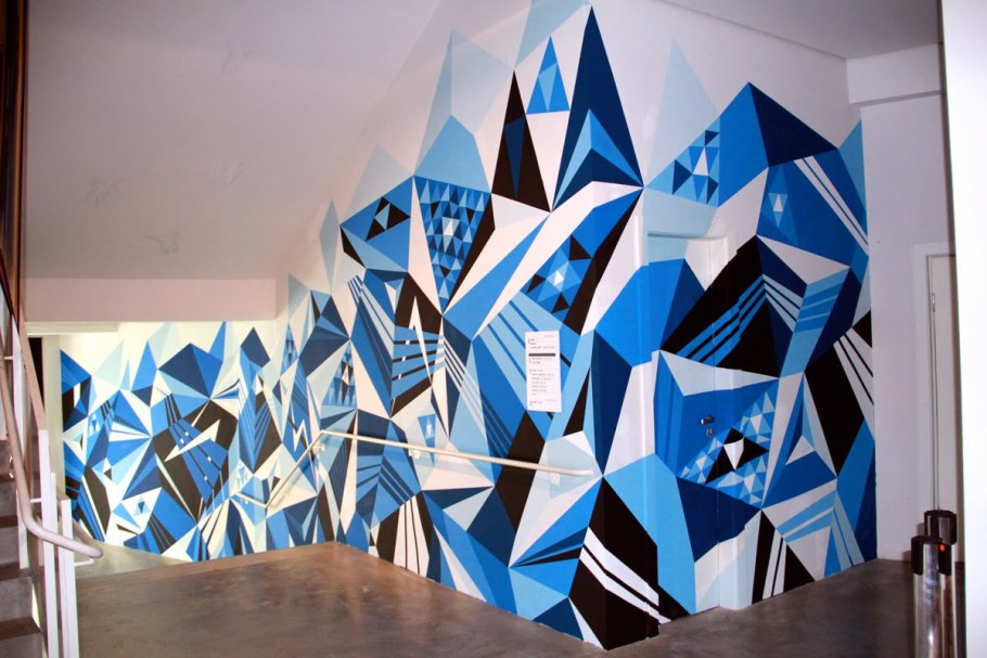 Геометрическяроспись стен