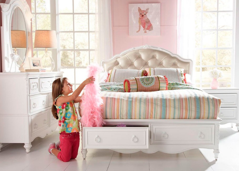 Кровать принцессы с изголовьем