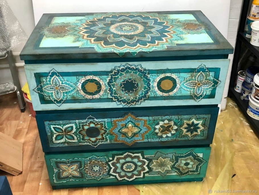 Бирюзовый комод