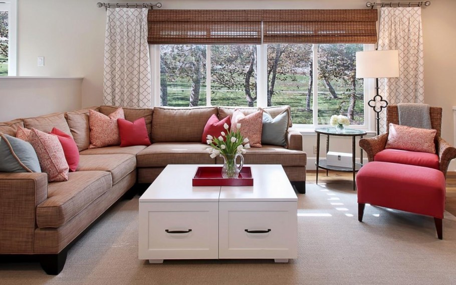 Гостиная с диваном