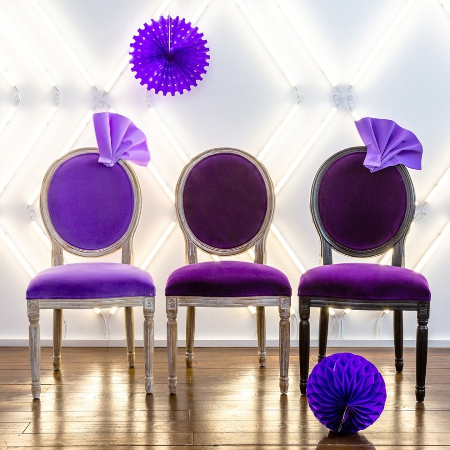 Фиолетовый бархатный стул