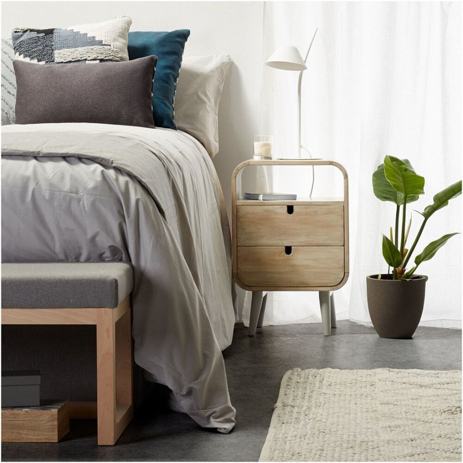 Прикроватный столик дизайнерский