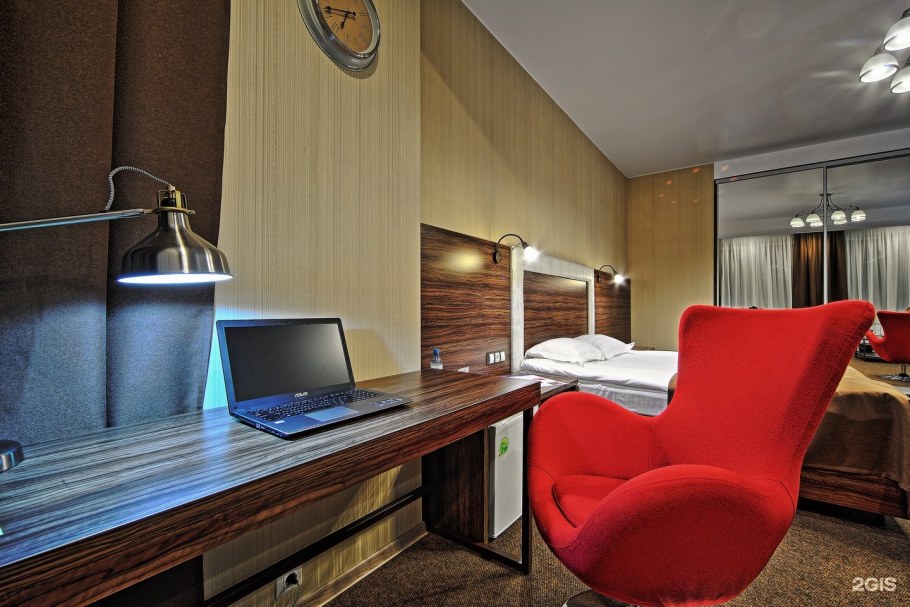 Рабочий стол в гостинице