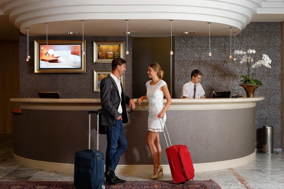 Ресепшен отеля