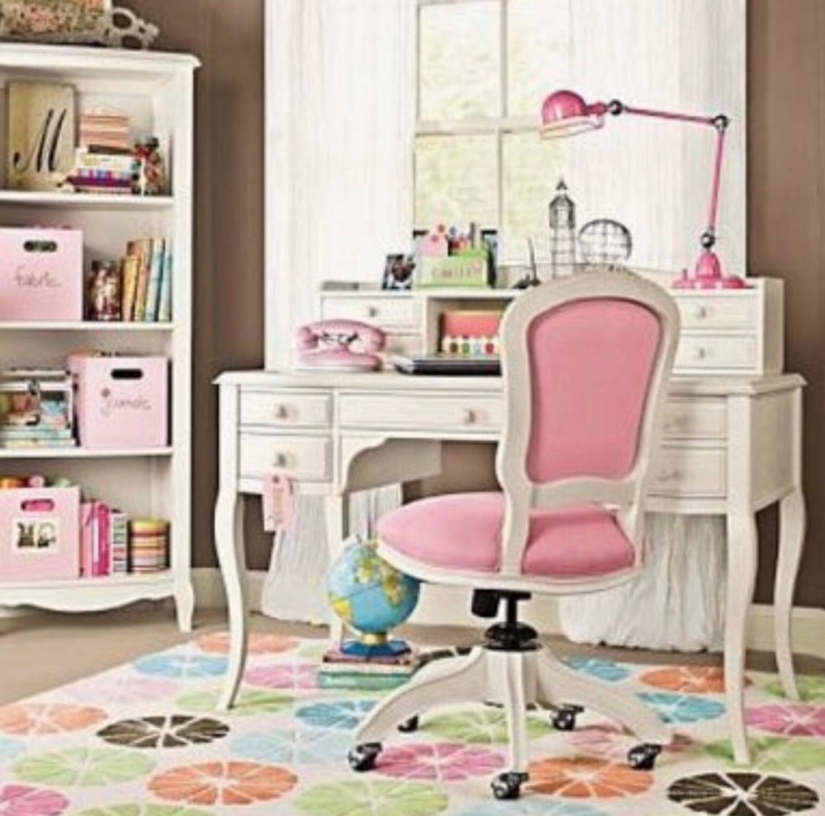 Стул для девочки в комнату
