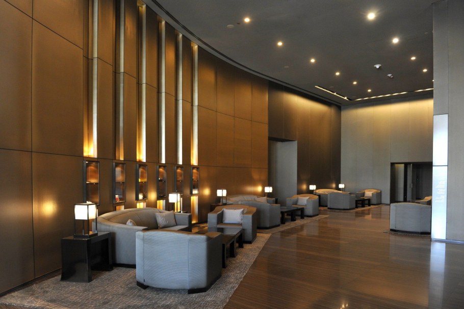Armani Hotel Dubai Холл