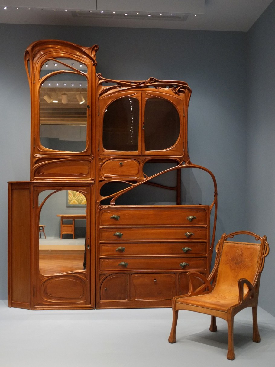 Мебель арт нуво Модерн