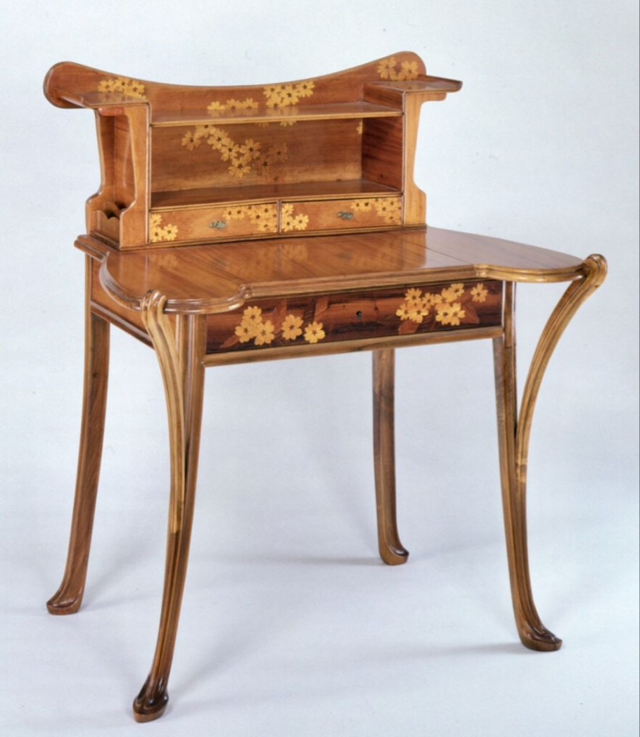 Мебель Луи Мажореля