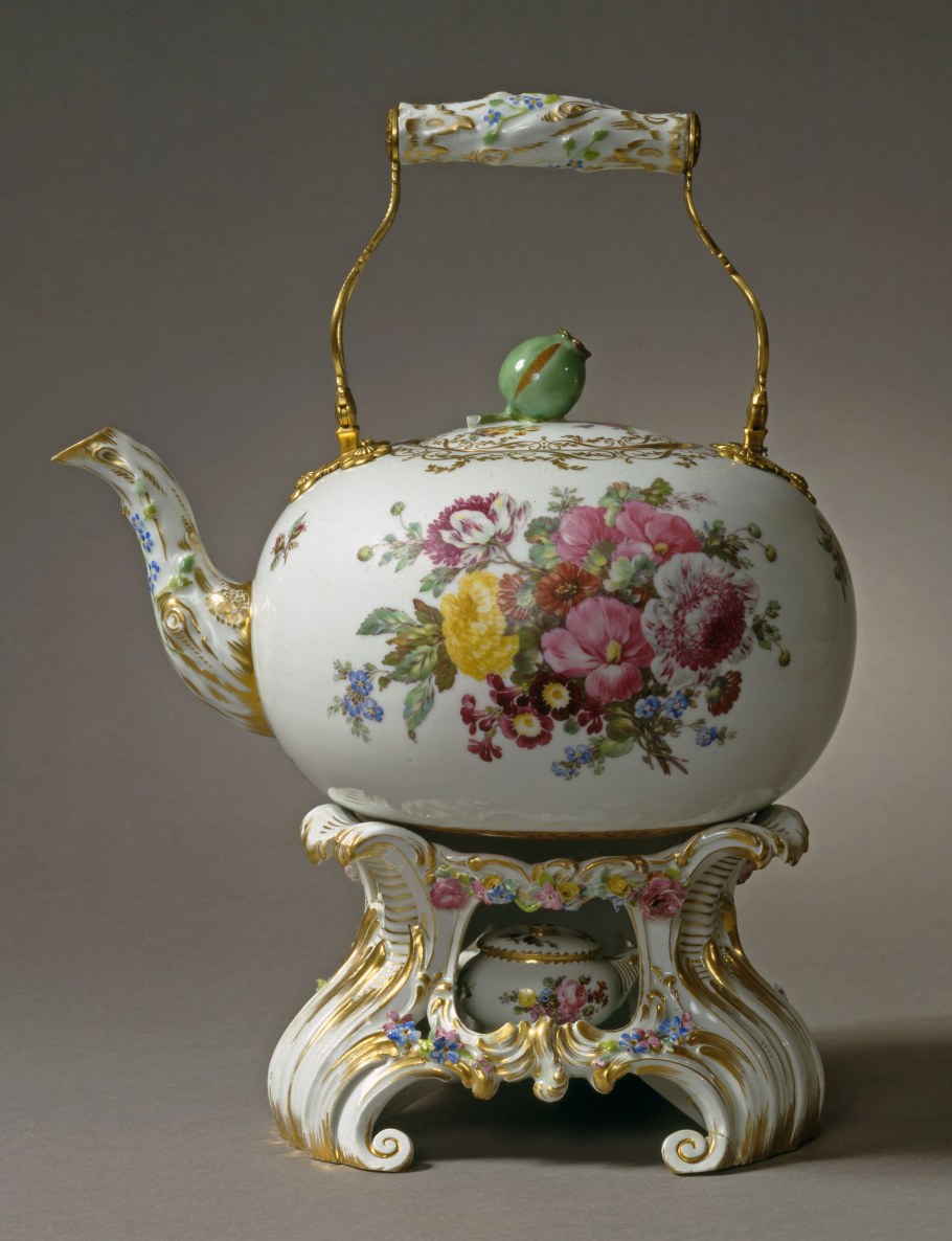 Старинный фарфор