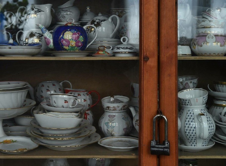 Сервант для посуды