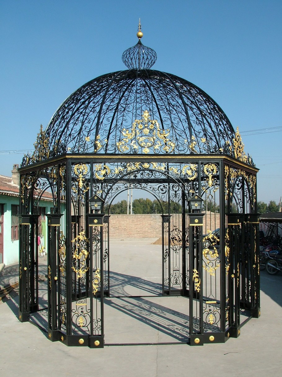 Кованая Ротонда