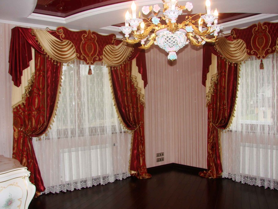 Бордовые шторы с ламбрекеном