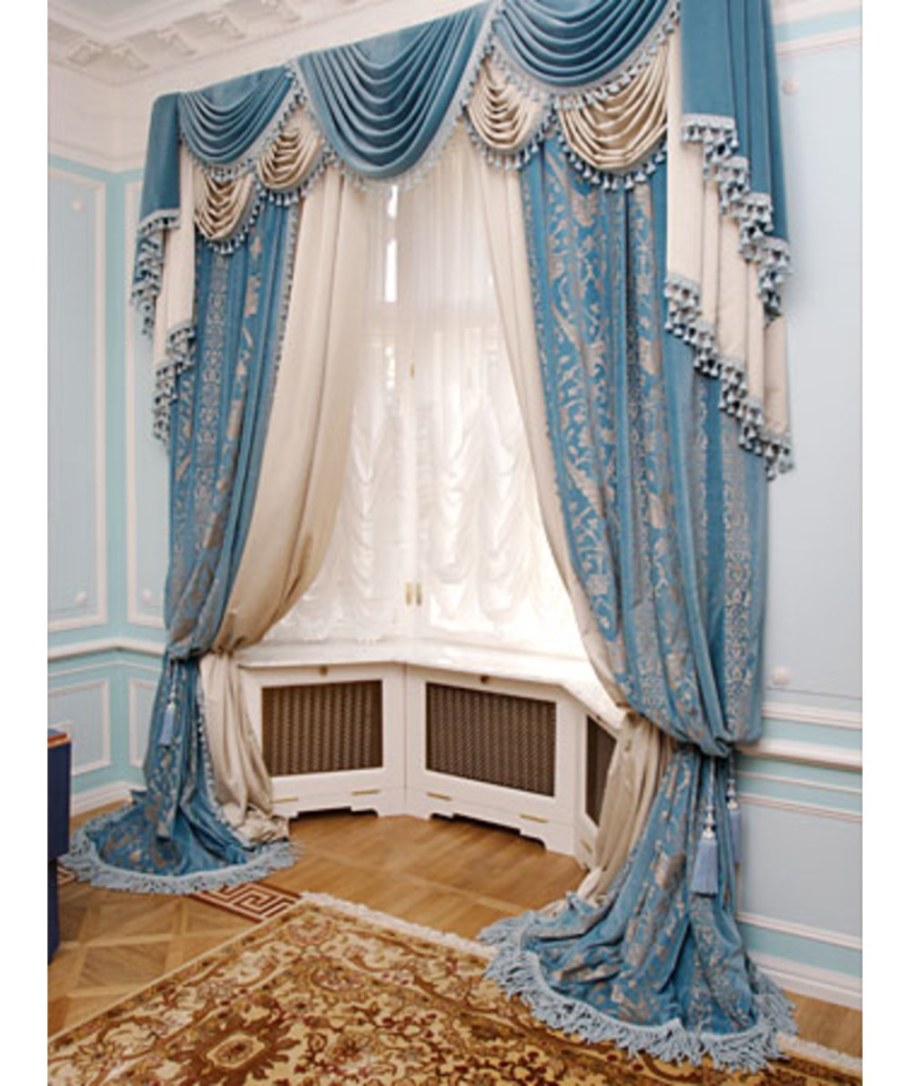 Шторы с ламбрекеном в гостиную классика