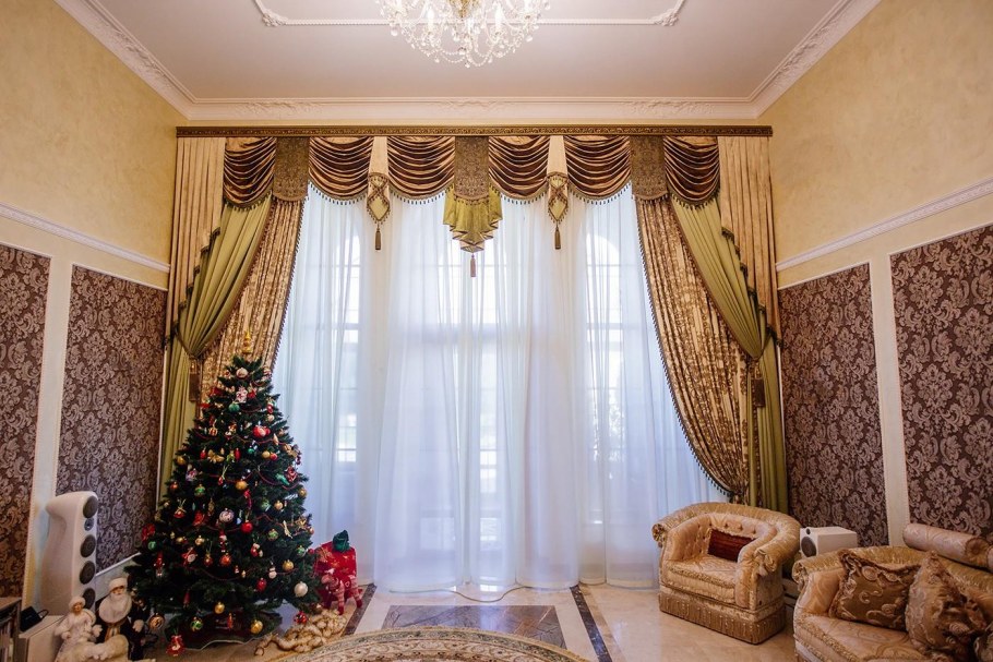 Шторы с ламбрекеном в гостиную