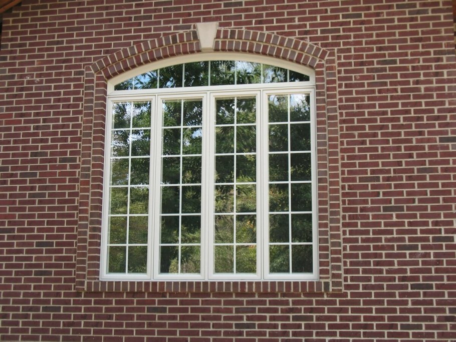Оконное обрамление из кирпича