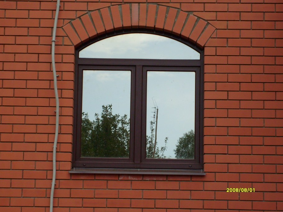 Арочные кирпичные окна