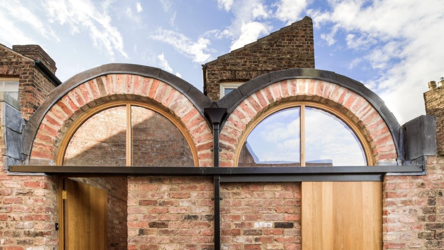 Красивая кирпичная арка