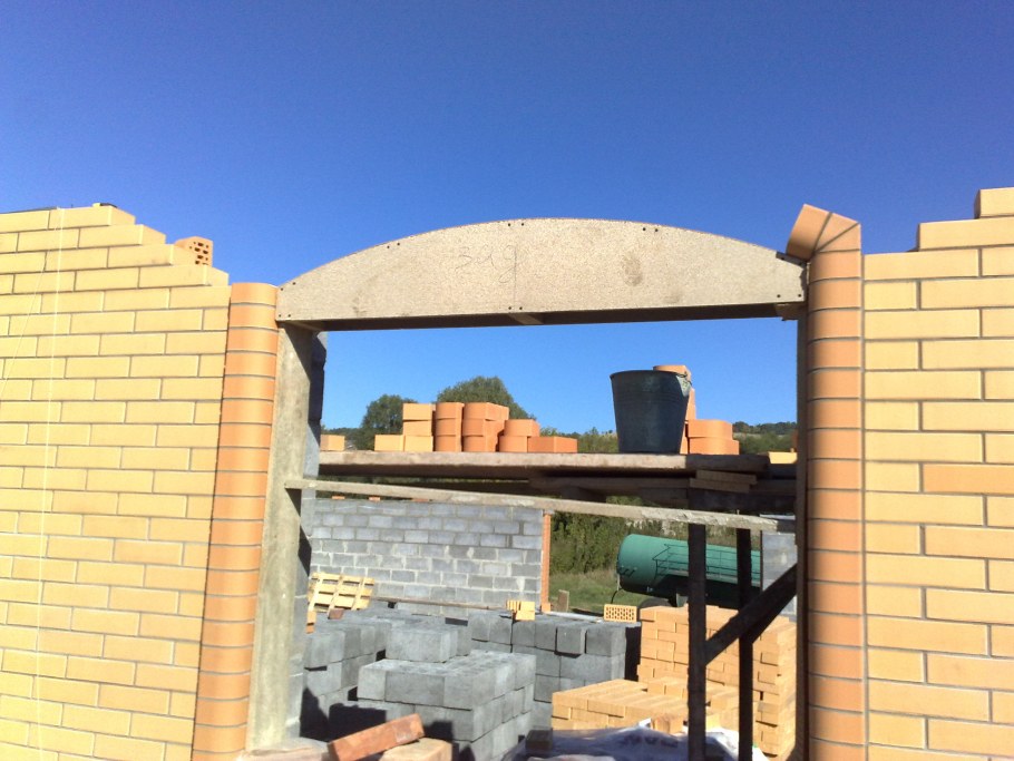 Кирпичная арочная перемычка