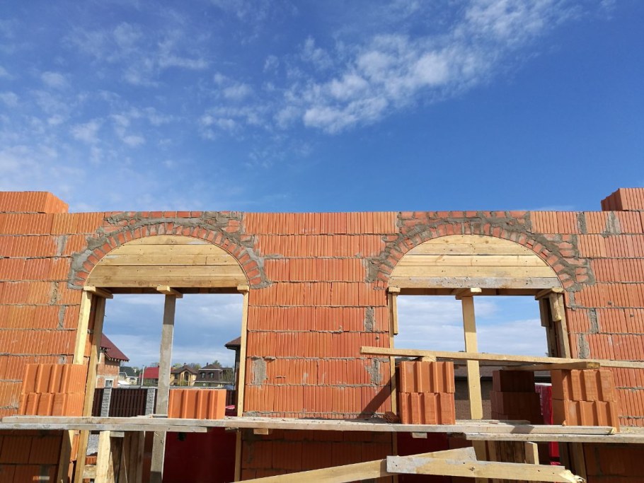 Арочная перемычка проем 600