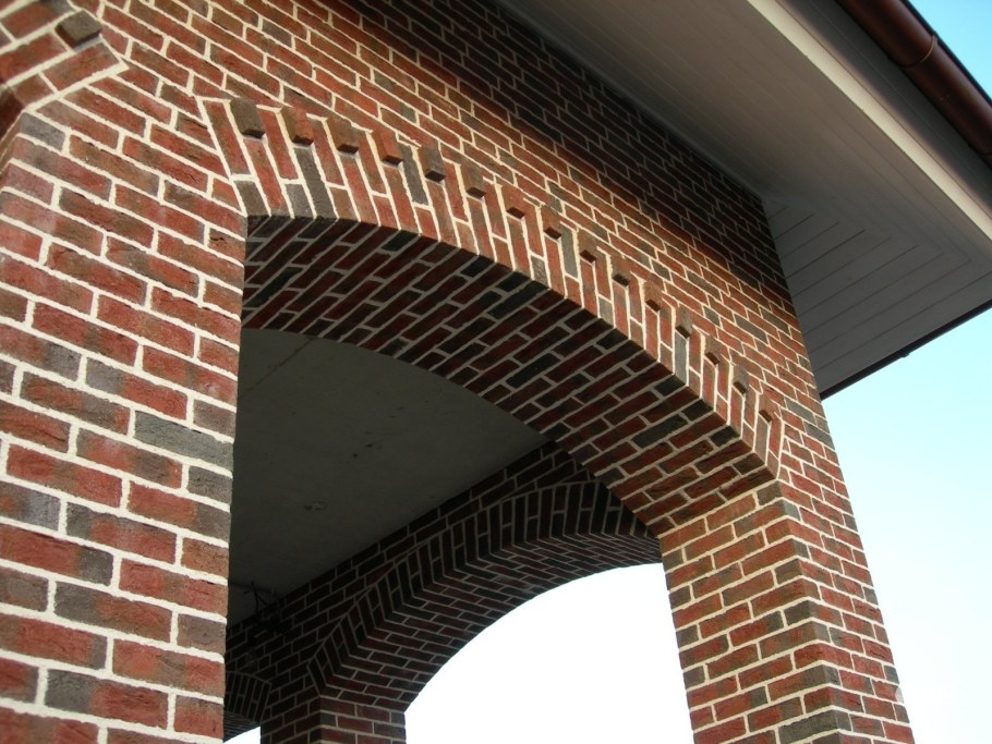 Лучковая арка кирпичная